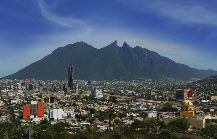 renta camioneta en monterrey